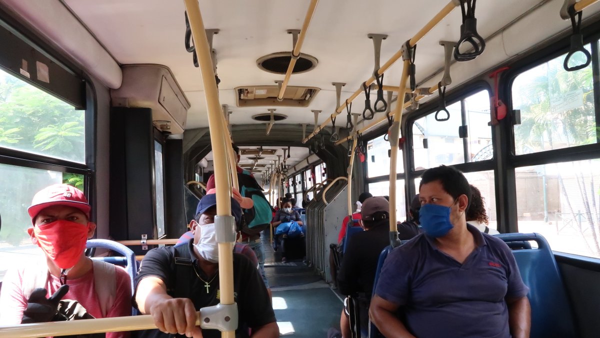 Los buses de la Metrovía circularán hasta las 22:00.