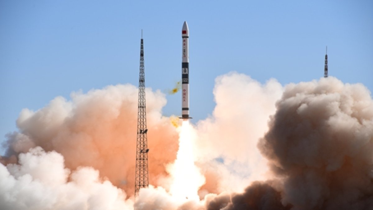 Lanzamiento de satélites para probar en el espacio el Internet de las cosas.