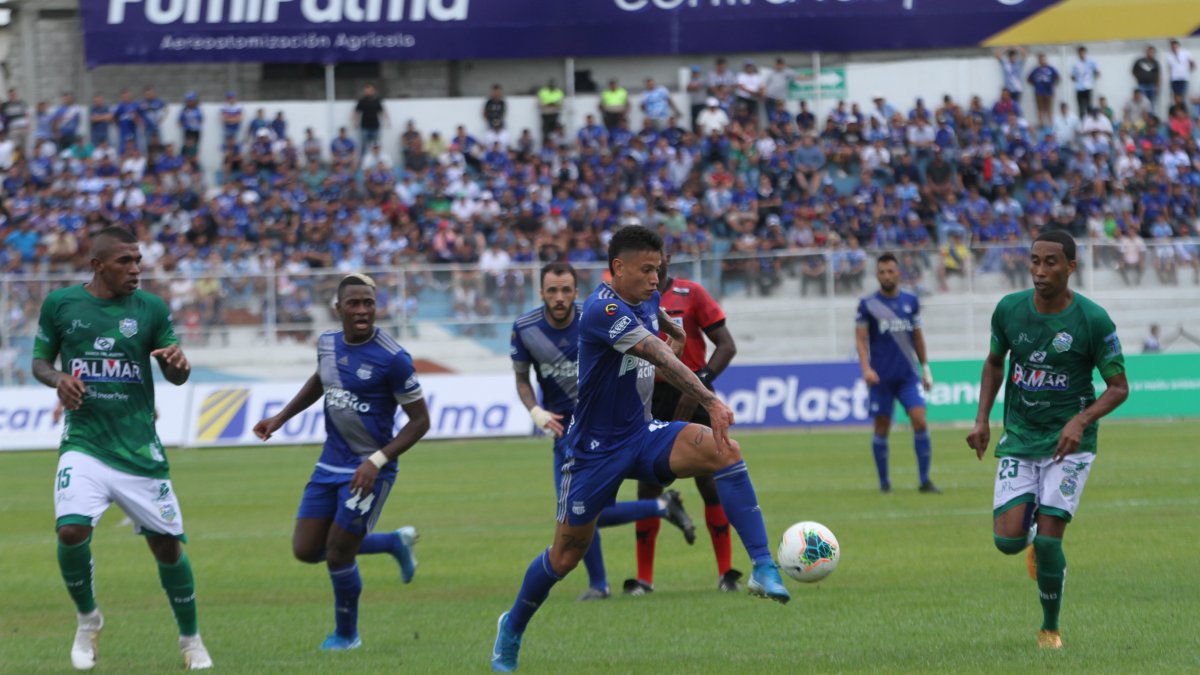 El campeonato ecuatoriano se detuvo en la segunda semana de marzo. Ahora se prevé que los entrenamientos regresen en julio y los partidos a mediados de julio.