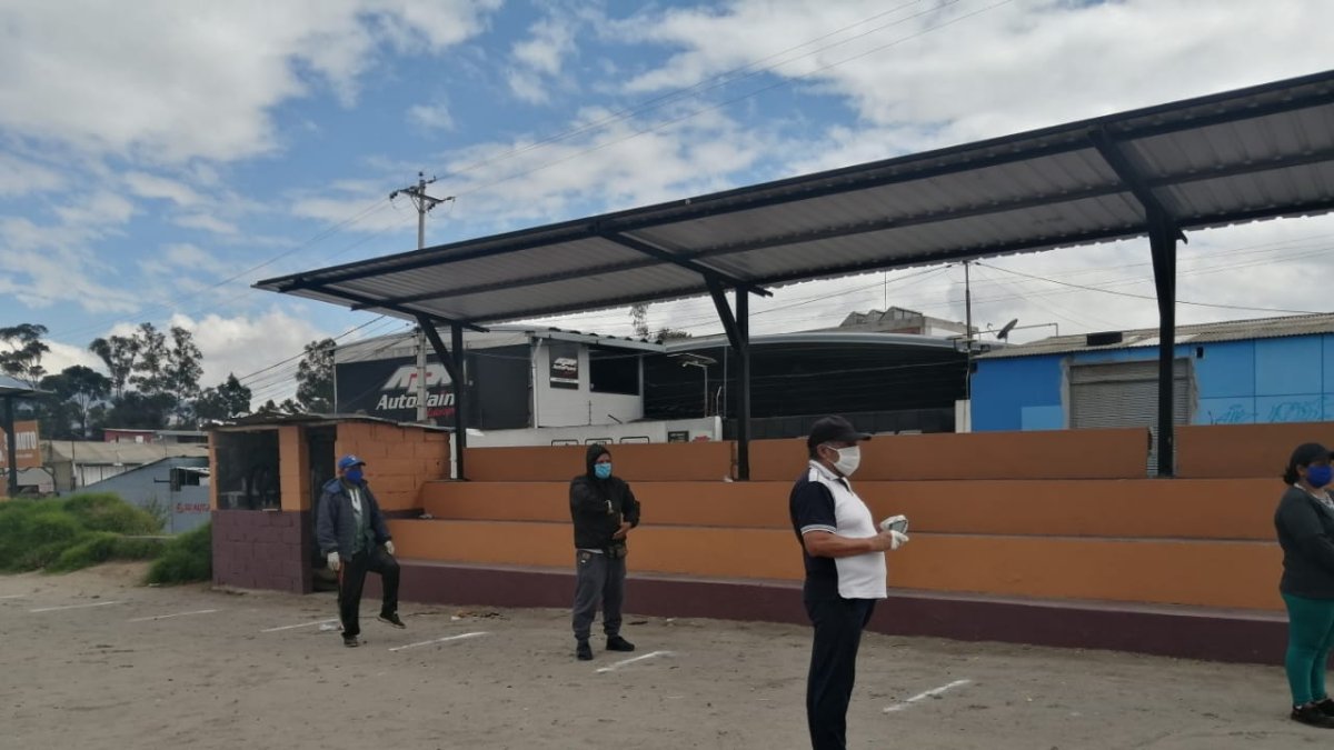 Dirigentes se reunieron en la liga barrial para pedir apoyo.