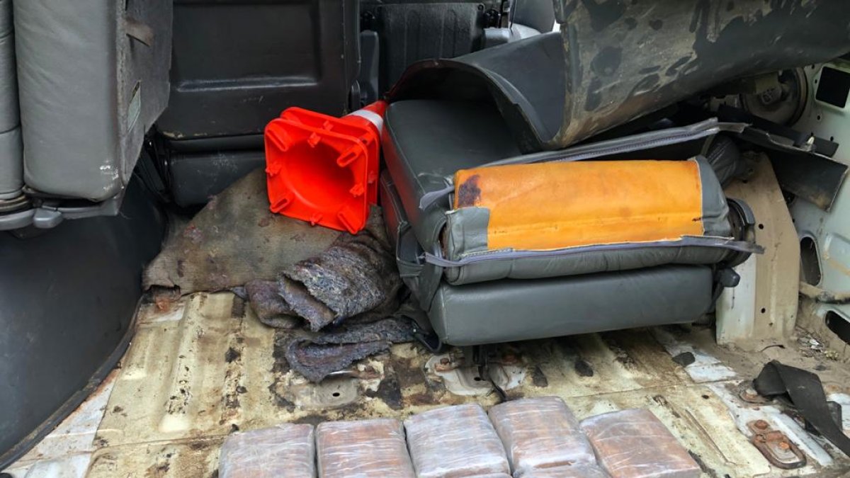 En tres operativos la Policía Antinarcóticos aprehendió cocaína y marihuana en varios sectores de Esmeraldas.