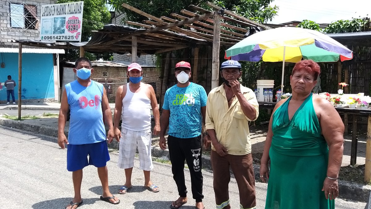 Vecinos de Pascuales ruegan por atención médica y de primera necesidad.