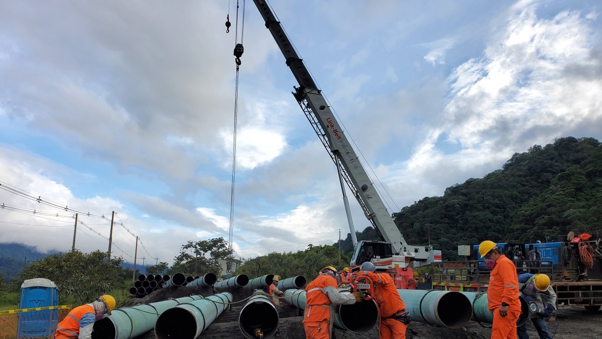 OCP Ecuador trabaja en la variante de sus ductos para prevenir nuevos daños por deslizamientos.