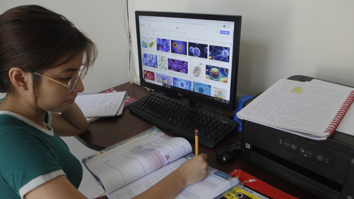 Durante dos meses, los estudiantes, junto con sus tutores, se han venido preparando para iniciar las actividades escolares de manera virtual.
