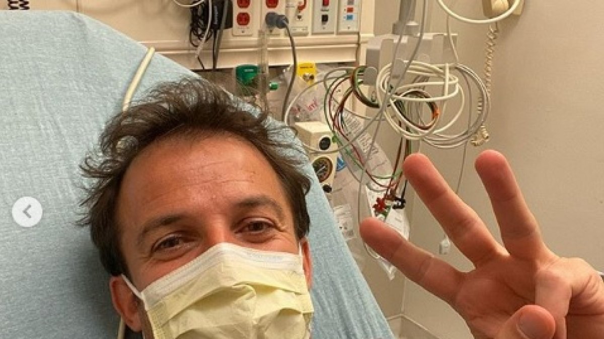 El exfutbolista italiano acudió con dolor abdominal a un hospital de Los Angeles.