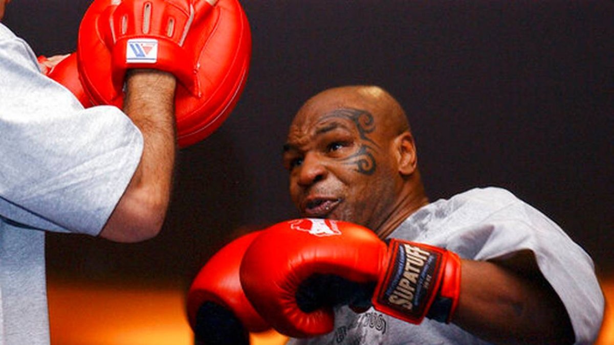 Mike Tyson se prepara para volver al cuadrilátero en medio de la expectativa de los aficionados.