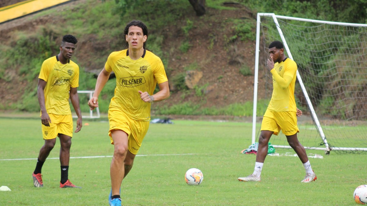 Los jugadores de Barcelona contarán con todas las medidas de seguridad necesarias para volver a la cancha.
