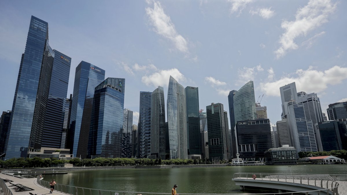 La resolución judicial se emitió en momentos en que Singapur analiza levantar el confinamiento decretado para contener  la pandemia de coronavirus COVID-19 