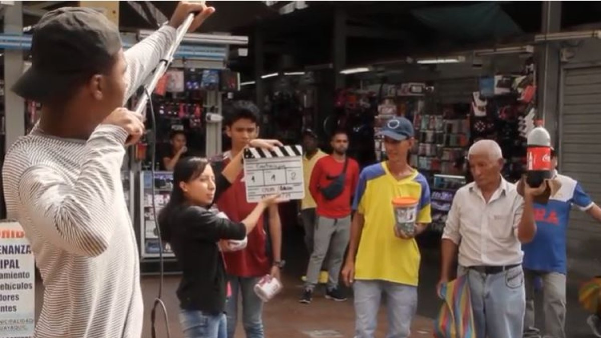 Los jóvenes grabaron las imágenes del cortometraje en la bahía de Guayaquil.
