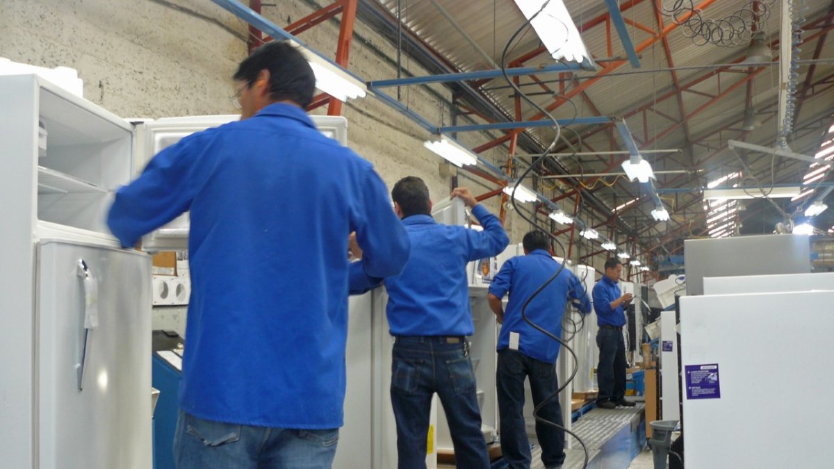 Indurama despide a su personal debido a las bajas ventas.