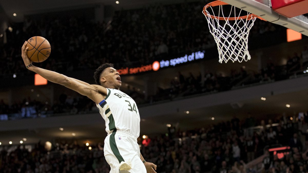 El jugador griego de ascendencia nigeriana de los Bucks de Milwaukee, Giannis Antetokounmpo, podrá volver a Estados Unidos sin problemas cuando se reinicie la temporada de la NBA.