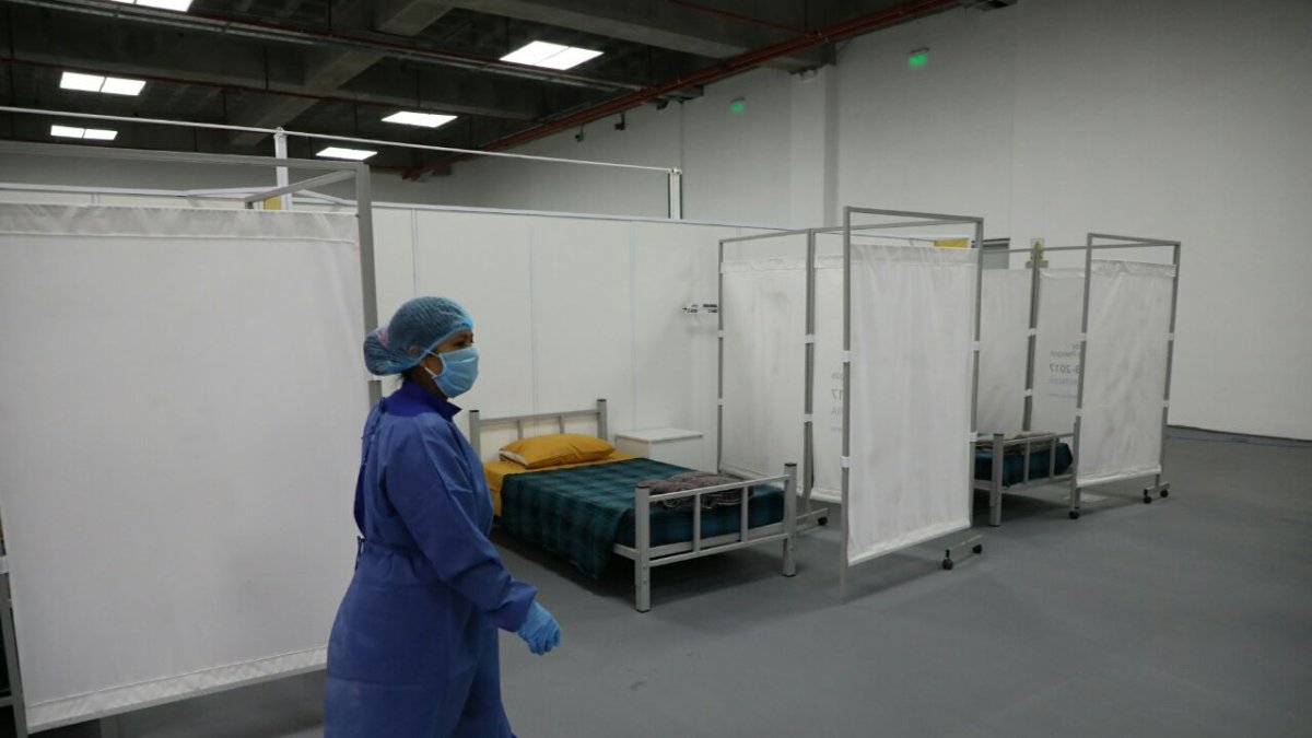 En el Centro de Atención Temporal 'Quito Solidario' tiene capacidad para recibir a 370 pacientes con síntomas leves y moderados.