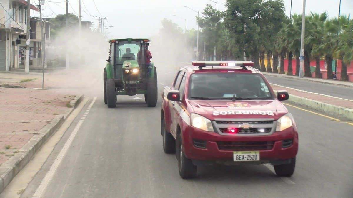 Fumigaciones. Estas continuarán en el cantón, como medida de desinfección y preventiva de propagación del virus