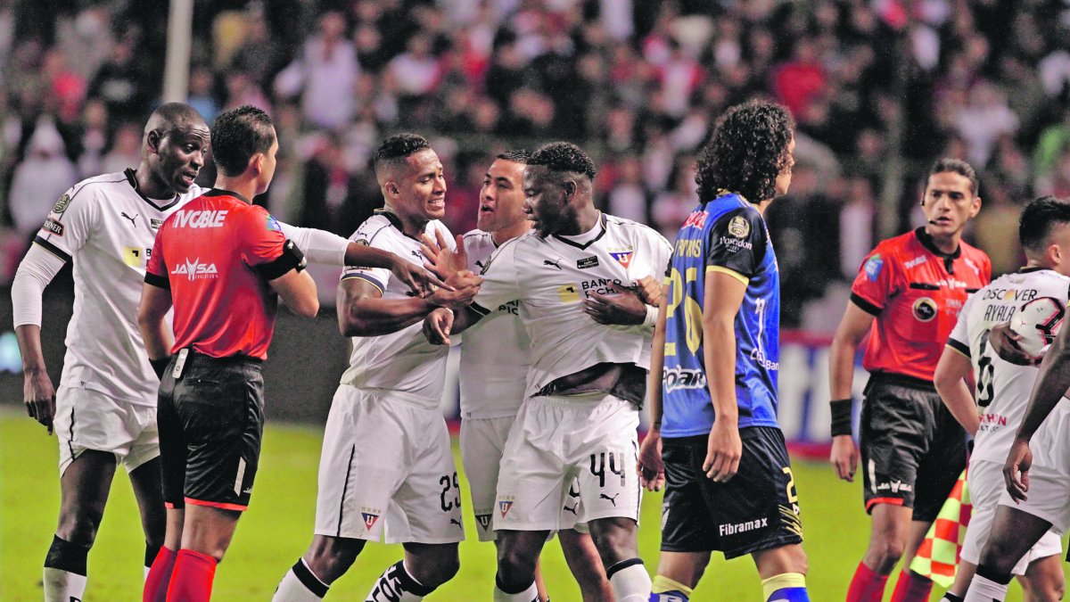 Liga  (Q) y Delfín definieron el título de 2019 cuando se estipuló el torneo con 16 clubes.