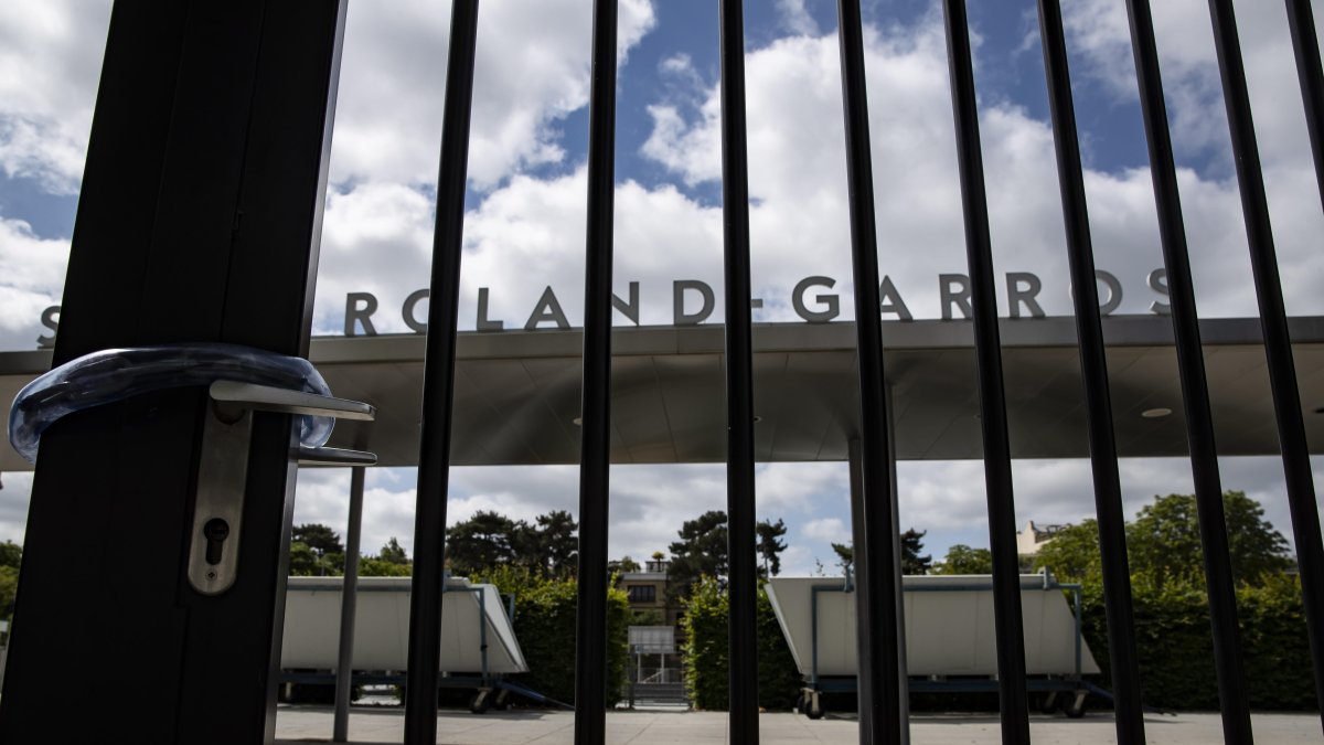 Desolación. El complejo que alberga el torneo lucía ayer cerrado, un día en el que años atrás miles de personas entraban y salían.