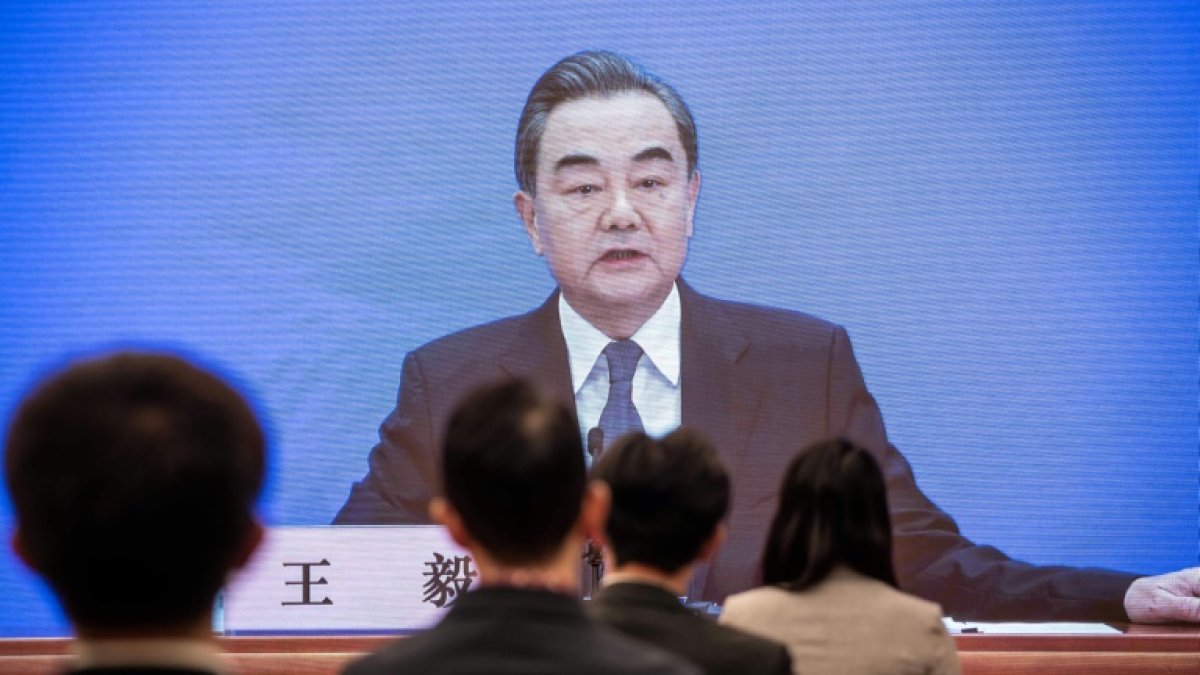 El ministro de Relaciones Exteriores de China, Wang Yi, durante una conferencia de prensa virtual del domingo 25 de mayo.