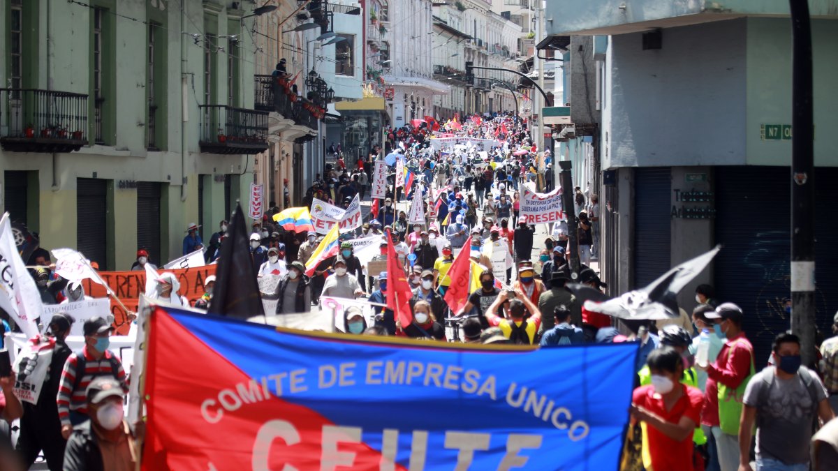 En Quito hubo al menos ocho concentraciones en distintos puntos de la ciudad. Participaron estudiantes, maestros, dirigentes y trabajadores despedidos.