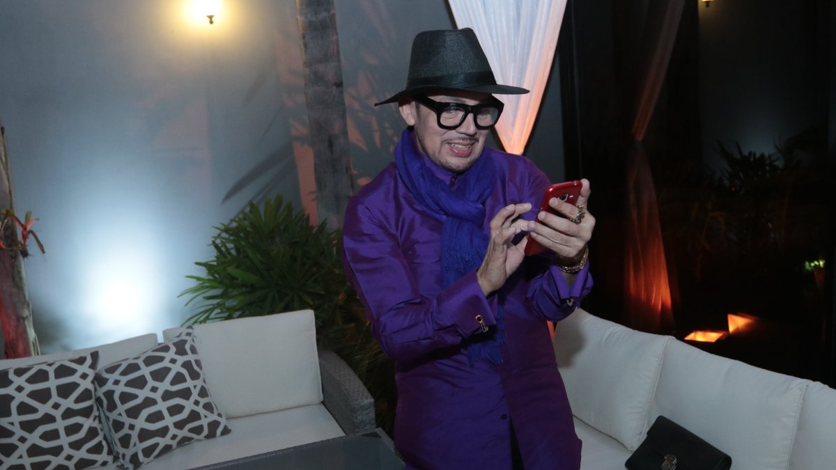 Durante una larga temporada lució sombreros y boinas.