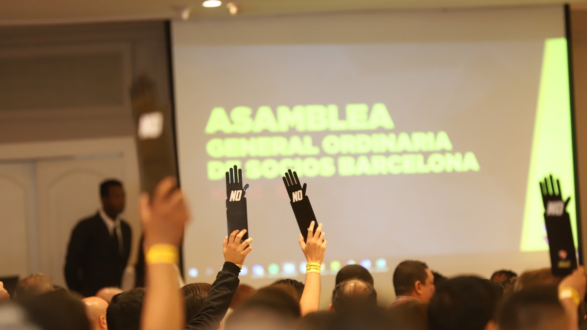 En las asambleas de socios de Barcelona el déficit del cuadro canario siempre ha sido el tema más álgido.