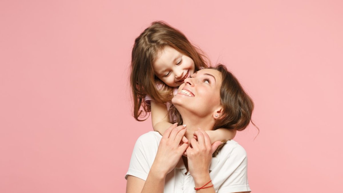 Abrazos, mimos y respetar sus opiniones, son algunas de las acciones que generan momentos de calidad entre padres e hijos.