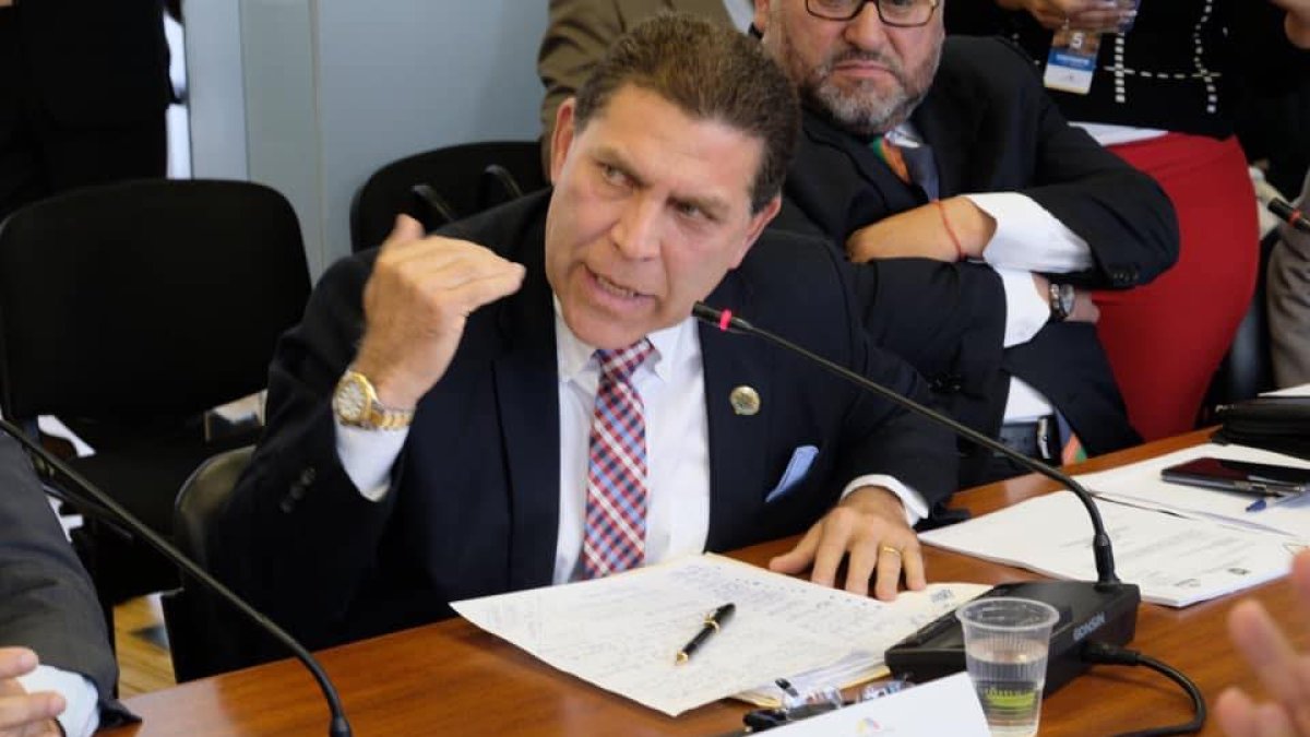 Muñetón es empresario, presidente de la Federación Nacional de Cámaras de Turismo del Ecuador y presidente de la Cámara de Turismo del Guayas.