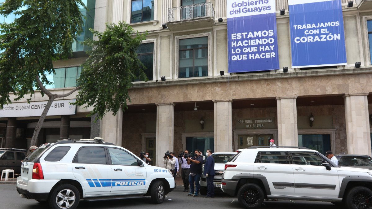 La Policía llegó, el pasado 27 de mayo, a la sede de la Prefectura del Guayas a realizar un allanamiento.