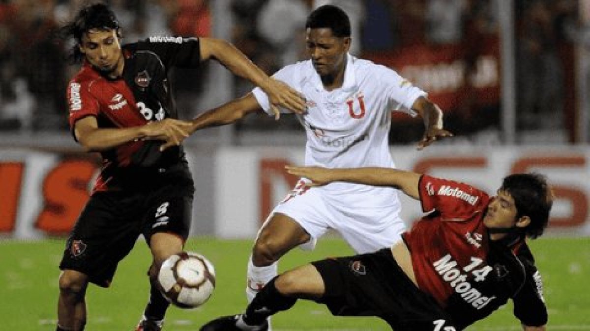 Ángel Cheme (c) jugó bajo el nombre de Gonzalo Chila en Liga de Quito.