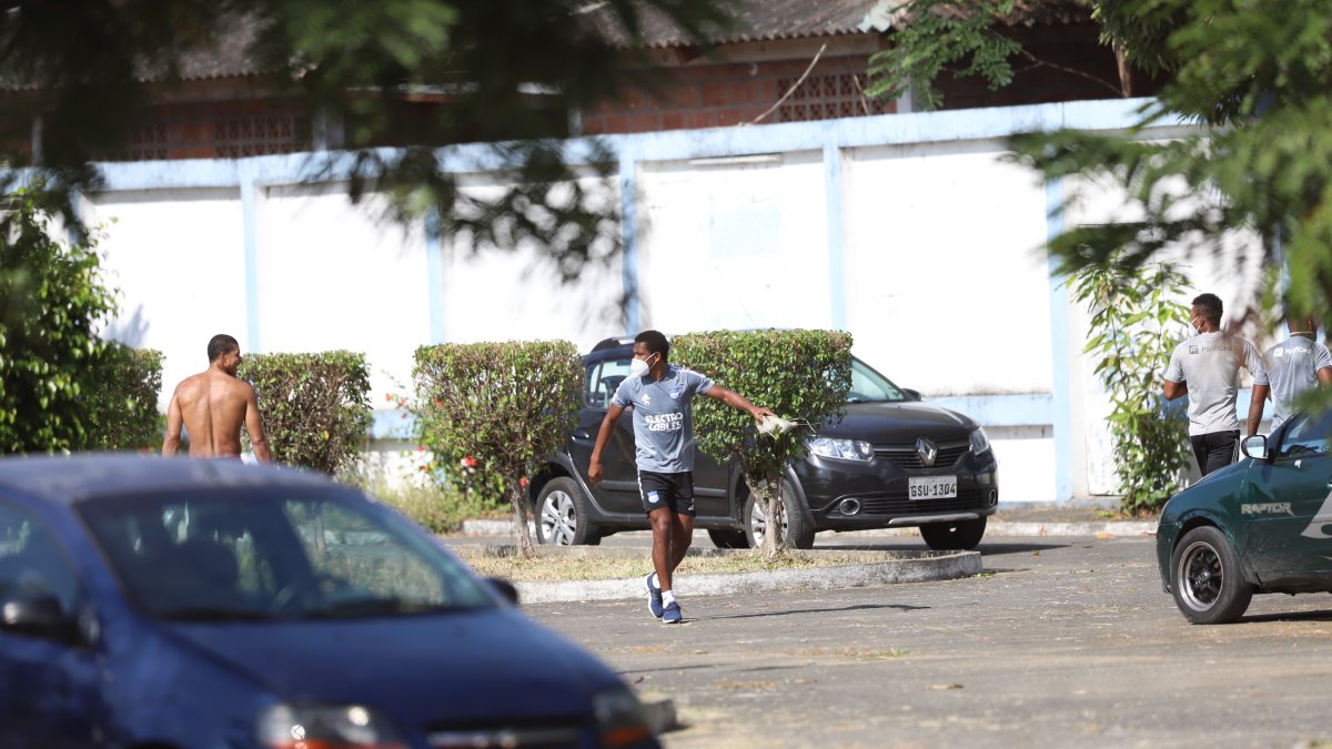 Emelec reanudó sus entrenamientos el jueves en el Polideportivo de Los Samanes.