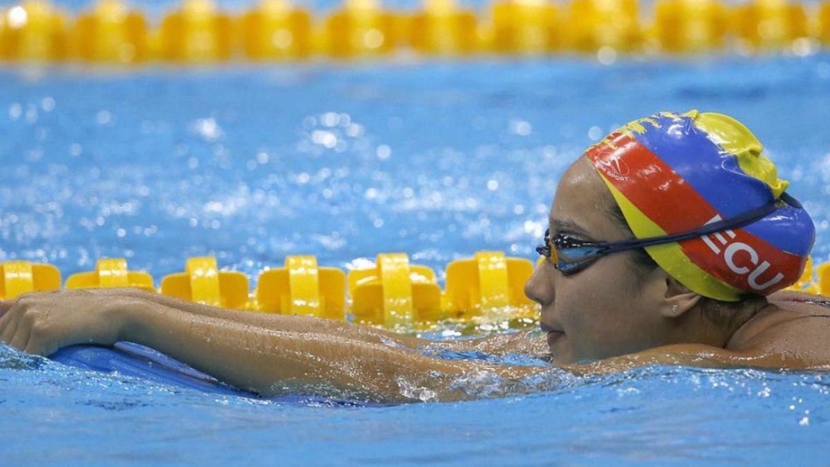 Samantha Arévalo retomó los entrenamientos en piscina en Francia bajo la dirección del técnico Philippe Lucas.