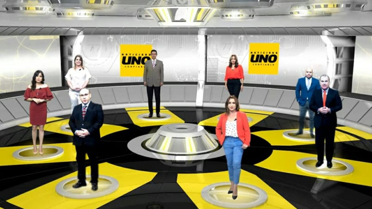 El equipo de 'Noticiero confiable'.