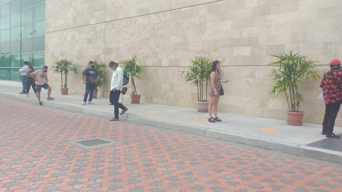 Hecho. En su primer día de operatividad, hubo pasajeros que no han podido viajar al extranjero.