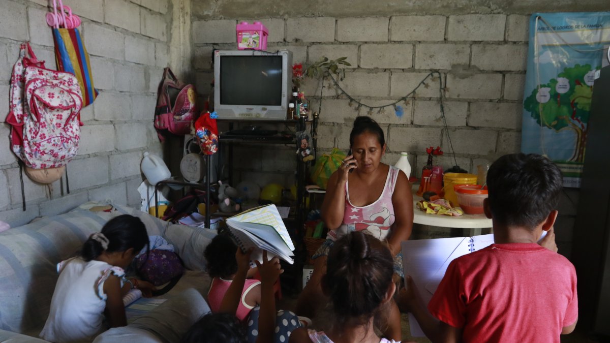 Muchos estudiantes no cuentan con equipos tecnológicos para recibir clases virtuales.