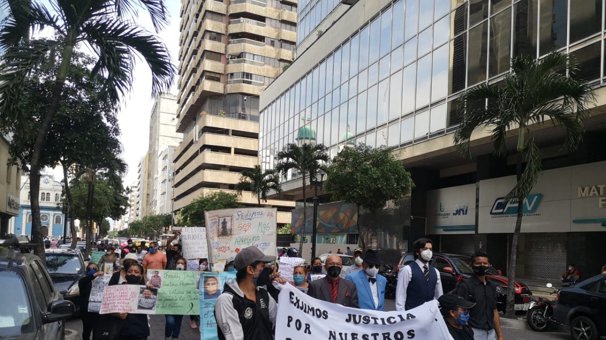 Protesta. Esta tarde se realizó una marcha en el centro de Guayaquil.