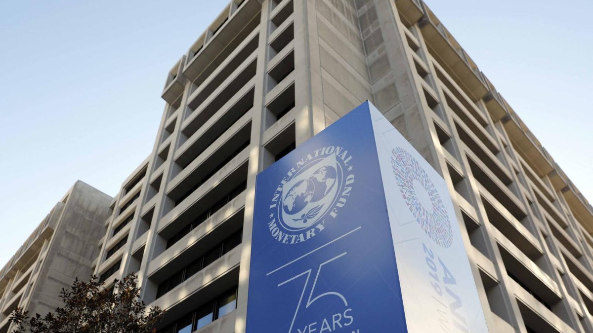 Fachada del edificio del Fondo Monetario Internacional, en Washington D.C., Estados Unidos.