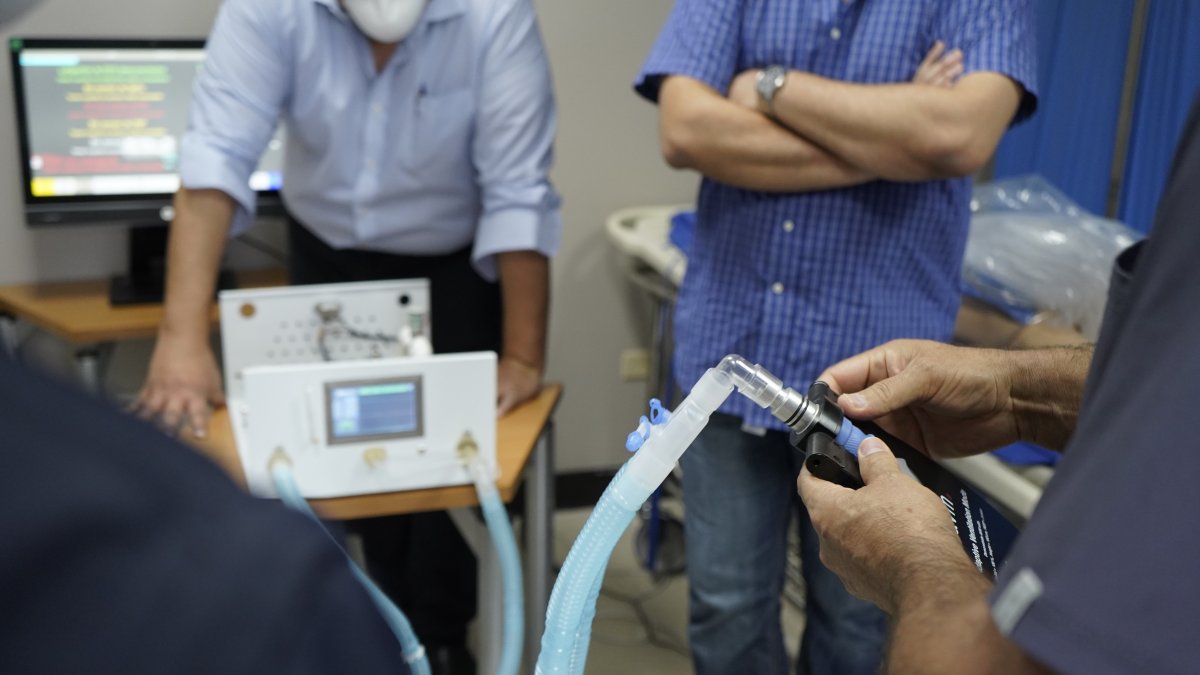 La validación de los equipos se realizó en la clínica de simulación de la UEES.