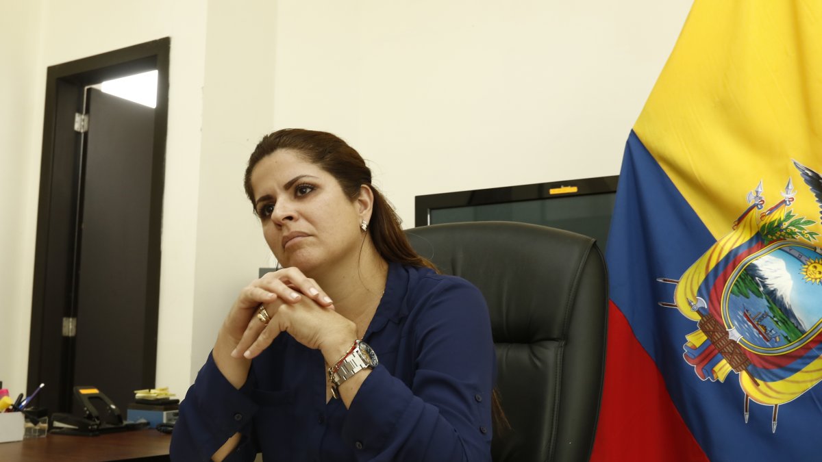 Andrea Sotomayor, secretaria del Deporte, solicitará al COE Nacional que permita los entrenamientos de la rama profesional.