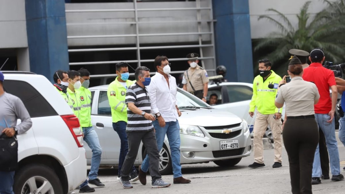 Detención. El prefecto de Guayas, Carlos Luis Morales, a su llegada a la Unidad de Flagrancia de Guayaquil.