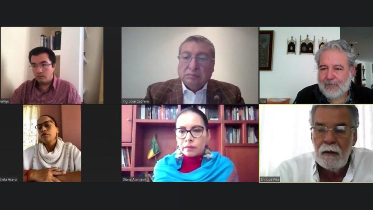 Los cinco integrantes del pleno del CNE fueron convocados para las 18:30. También se aprobarán dos reglamentos electorales.