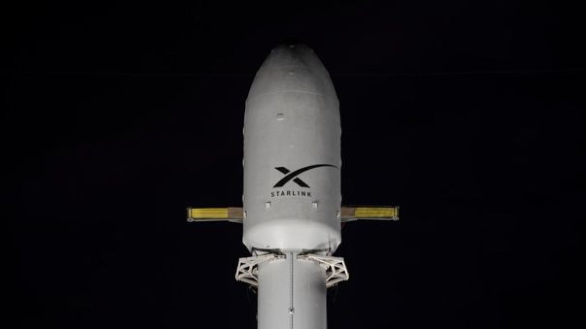 SpaceX lanzará su octavo lote de satélites Starlink.