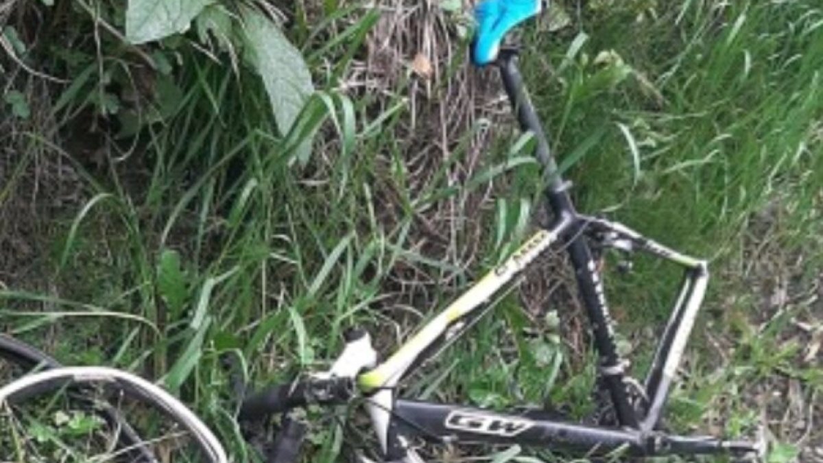 Así quedó la bicicleta de Rubén Darío Tatés tras ser impactada por un auto en la Panamericana Norte.