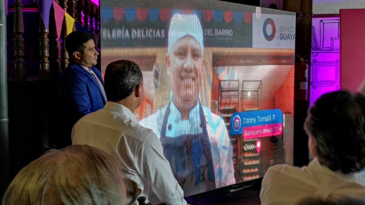 El banco tiene como uno de sus pilares a los bancos del barrio.