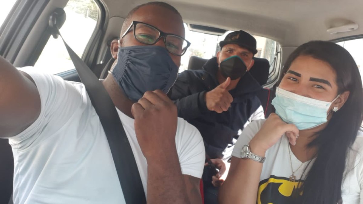 El boxeador Roger Guerrero empezó con su nueva faceta laboral.