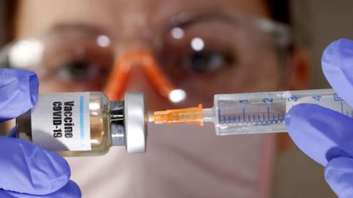 Referencial. Todavía se está discutiendo la forma en que los gobiernos repartirán la vacuna de manera equitativa y cómo garantizarán su distribución de forma transparente y objetiva.