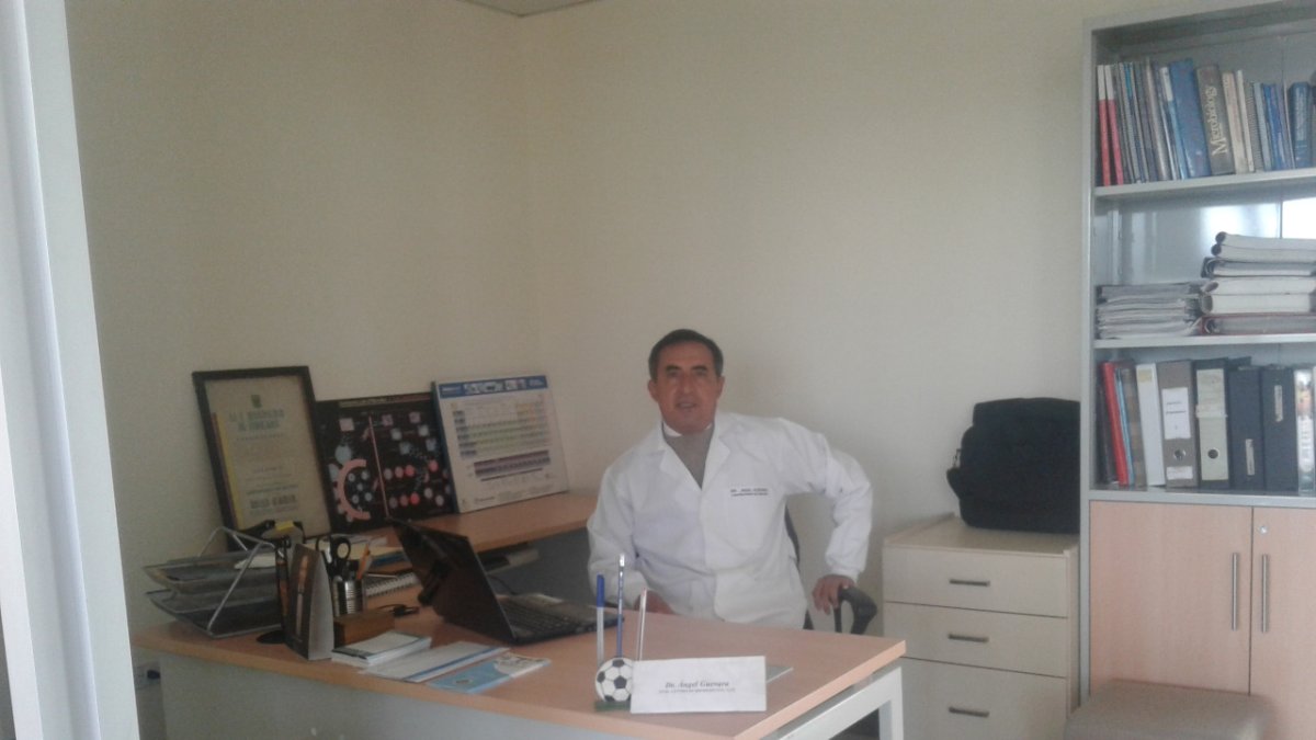 El doctor Ángel Guevara es presidente de la Academia de Ciencias del Ecuador.