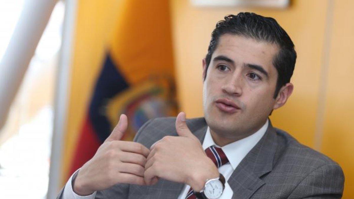 El ministro Richard Martínez plantea una renegociación de la deuda.