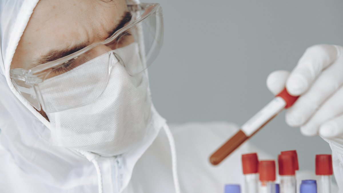 La OMS detuvo sus ensayos tras publicarse un estudio que concluía un aumento de los índices de mortalidad en pacientes tratados de hidroxicloroquina.