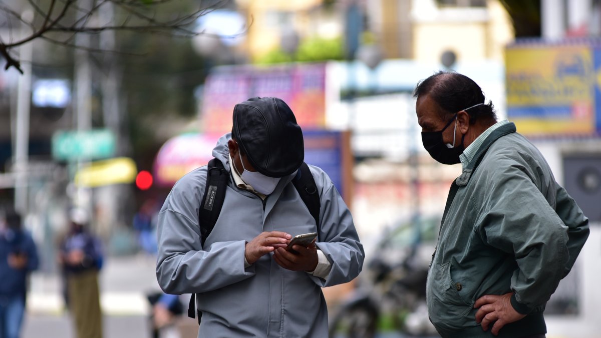 Los chats entre vecinos sirve para la denuncia de irregularidades. 