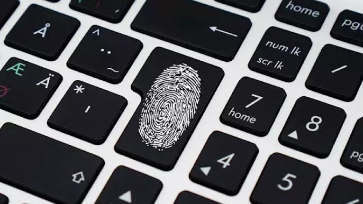 Los expertos advierten que las compañías necesitan aclarar que incluso si los usuarios cambian sus contraseñas en sus servicios, aún son vulnerables en otros sitios si utilizan contraseñas similares.