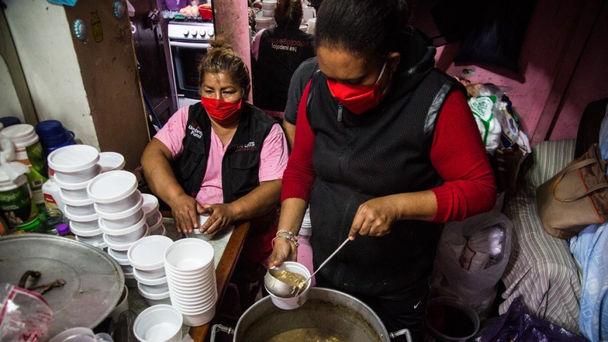 La agrupación de trabajadoras sexuales se reúnen en una centenaria casona del centro histórico de Lima.
