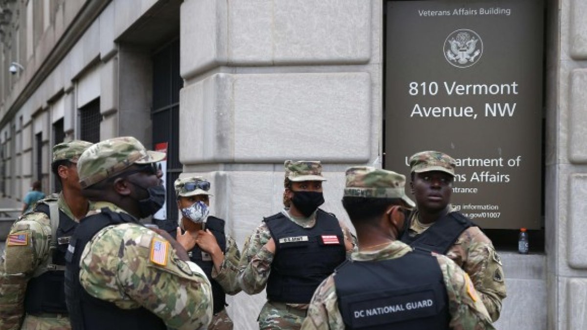 La Guardia Nacional es una fuerza de reserva del ejército estadounidense que puede movilizarse en caso de desastres naturales o disturbios civiles.